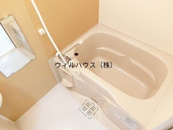 バス・シャワールーム　浴室乾燥機付きバス！