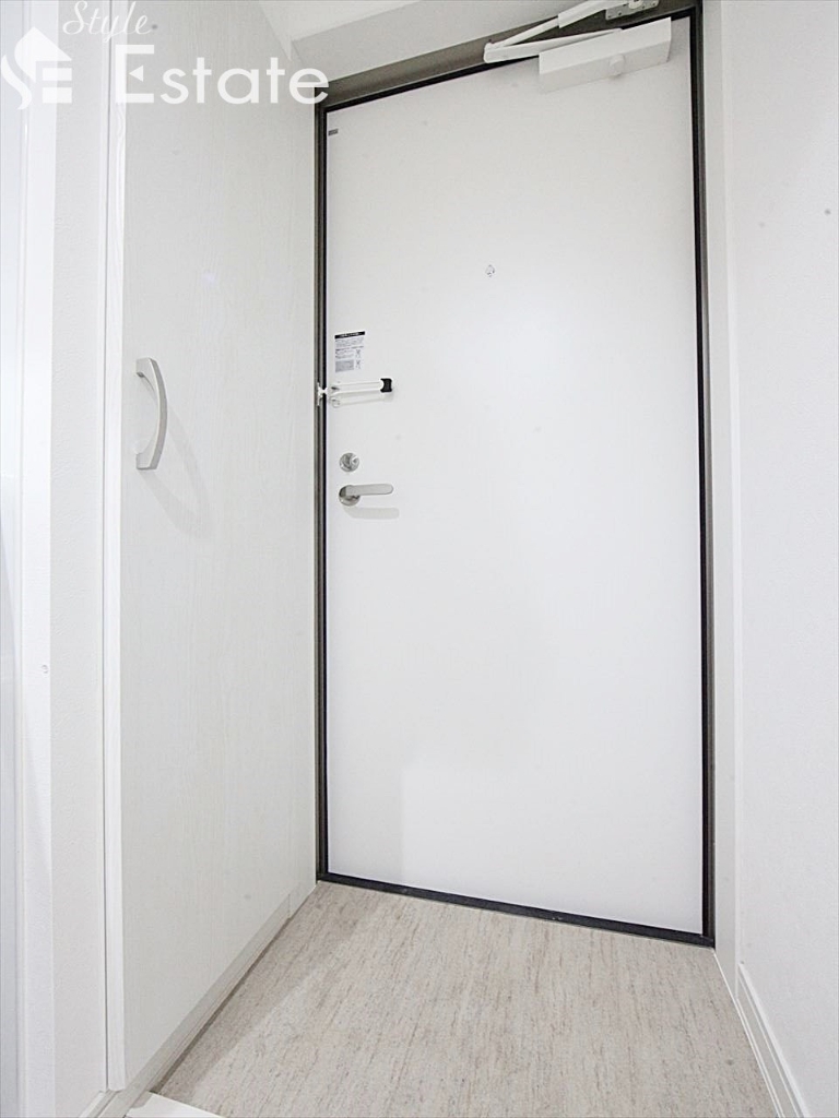 玄関　玄関　シューズボックス付