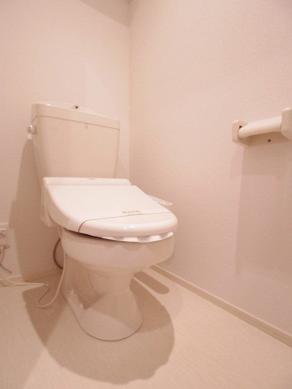トイレ　※同仕様写真