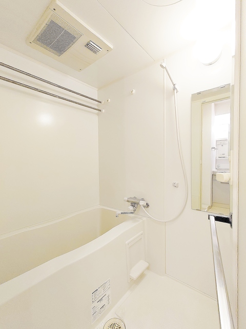 バス・シャワールーム　浴室乾燥・暖房機能付き浴室・ポール２本付き