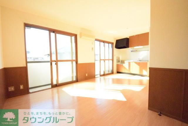 居室・リビング　日当たり良好です