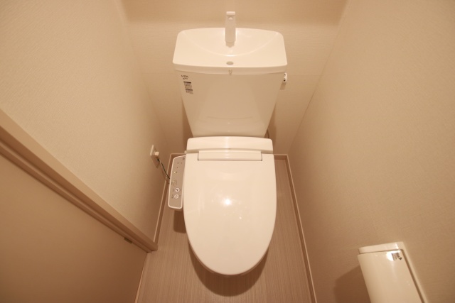 トイレ　※別室の参考写真の為、現況優先です。