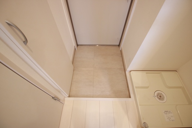 玄関　※別室の参考写真の為、現況優先です。