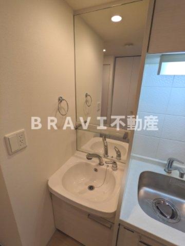 洗面設備　【プレサンス大阪城公園パークプレイス】姿見としても使える独立