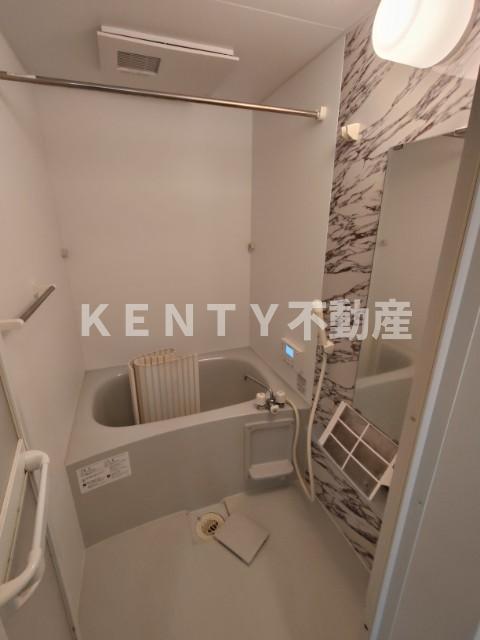 その他部屋・スペース　落ち着いた色調の寝室です