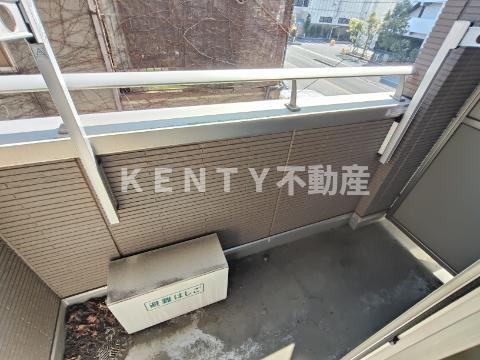 バルコニー　外からの目が気にならないバルコニーで洗濯物が干せます