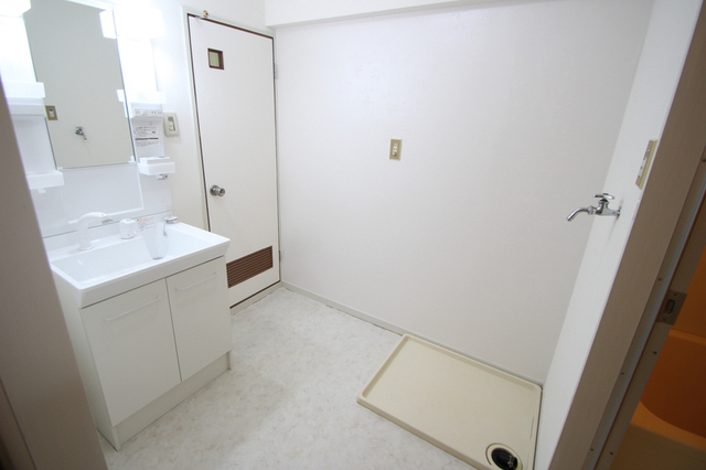 洗面設備　※他のお部屋の参考写真です