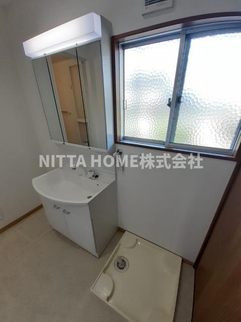 洗面設備　三面鏡付き洗面台もありますよ☆彡