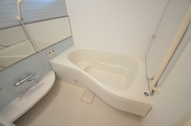 バス・シャワールーム　同物件別号室です。