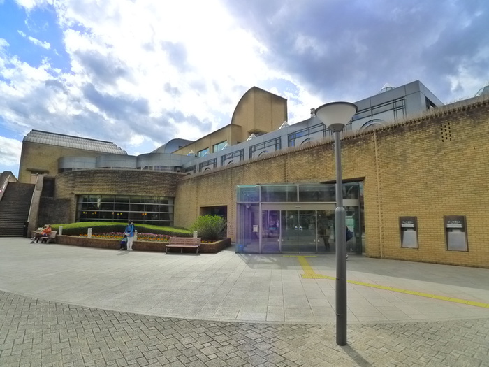 図書館　市川中央図書館（図書館）まで240m
