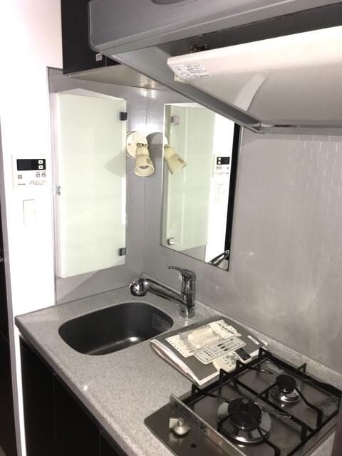 キッチン　コンパクトなキッチンで掃除もラクラク