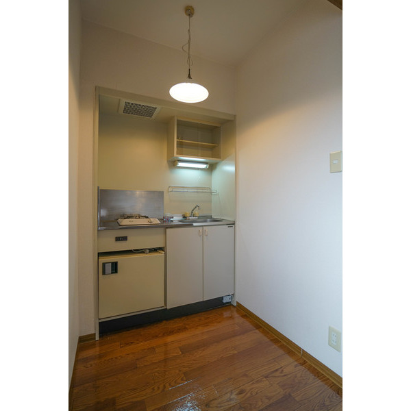 キッチン　同じ建物の別のお部屋