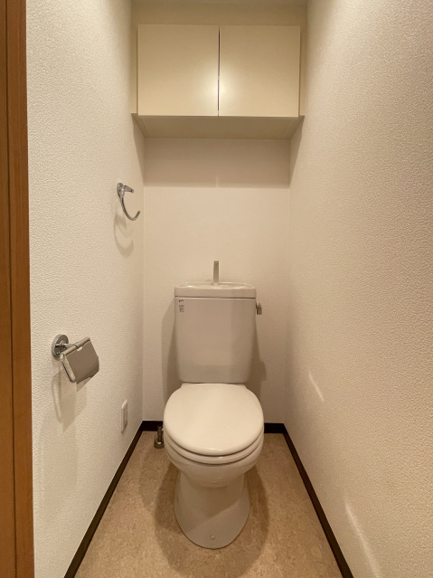 トイレ　同タイプ参考写真