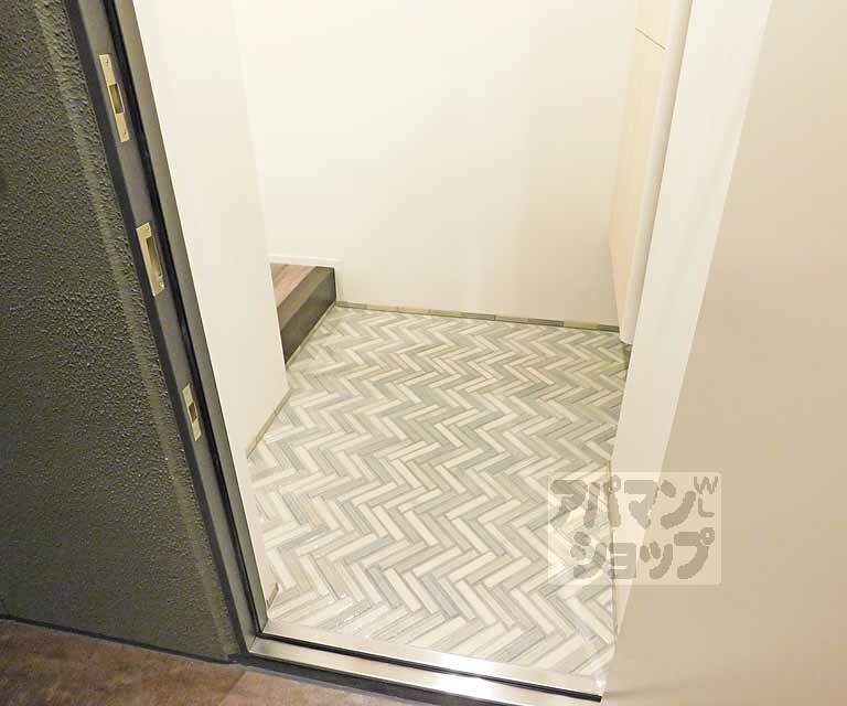 玄関　広々とした玄関です。