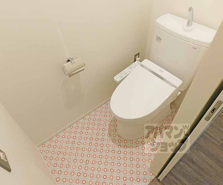 トイレ　ウォシュレット付きです。