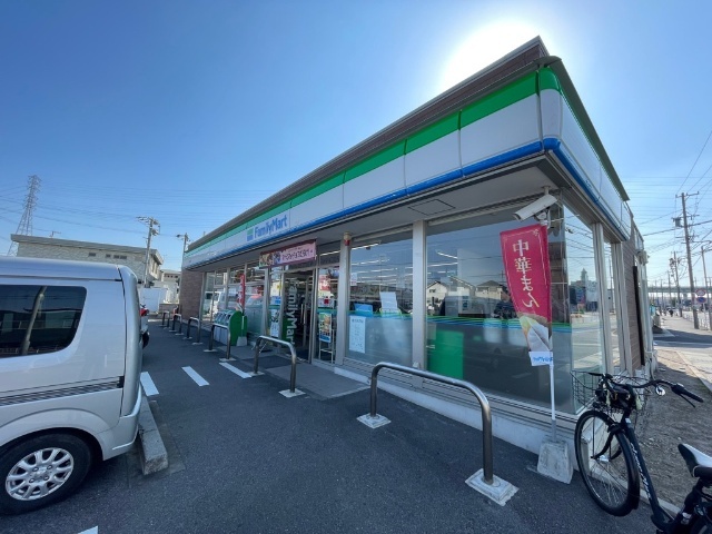 コンビニ　ファミリーマート緑浦里三丁目店（コンビニ）まで386m