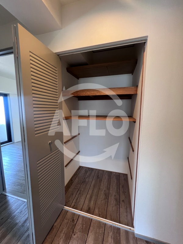 収納　ユンヌ・ホワイエ　クローゼット