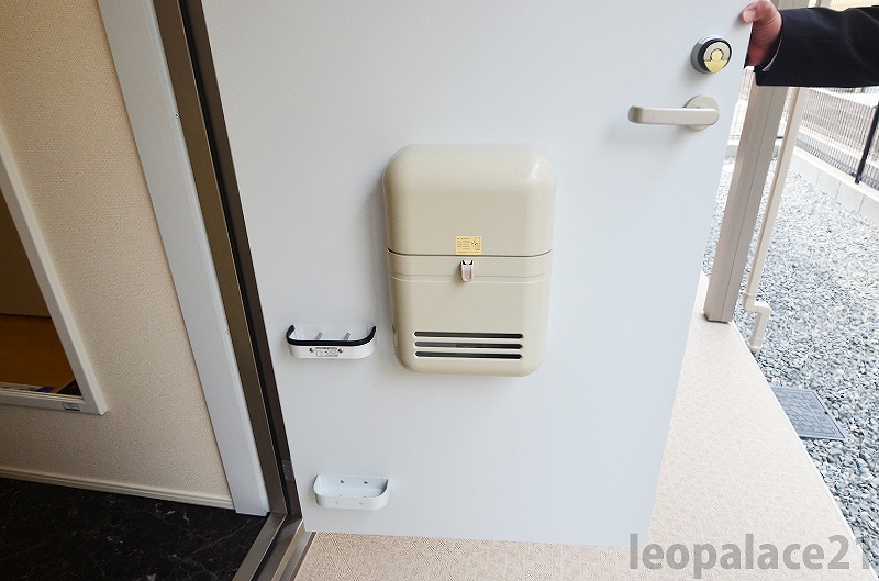 玄関　設備・仕様は号室により異なる為、現況を優先致します。