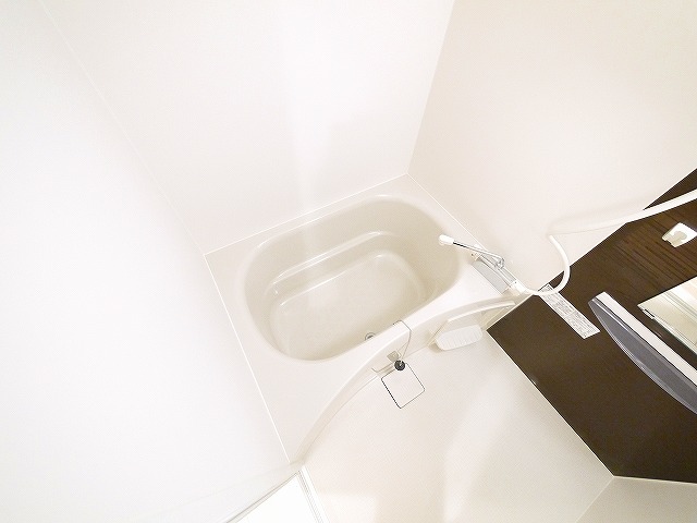 バス・シャワールーム　お風呂で日々の疲れを落としましょう