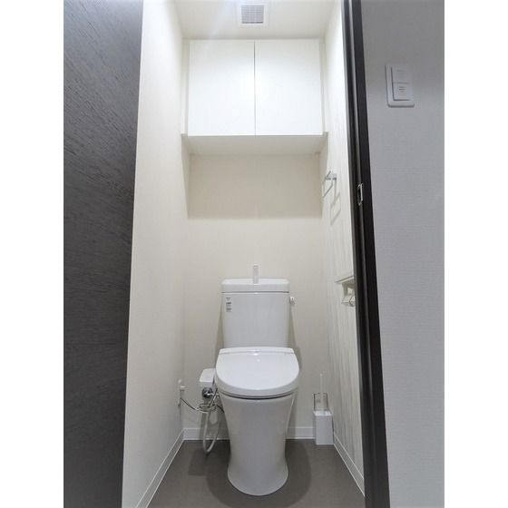 トイレ　ウォシュレット付き