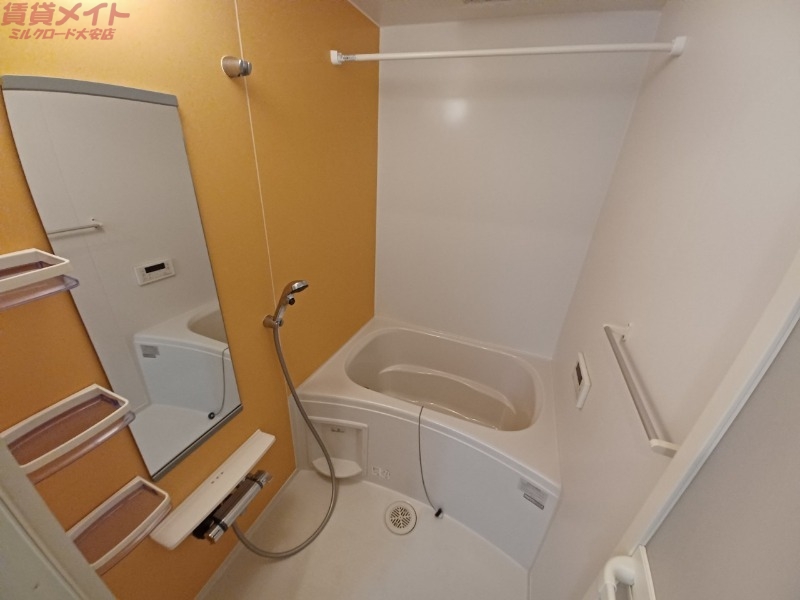 バス・シャワールーム　同物件別室反転タイプ画像