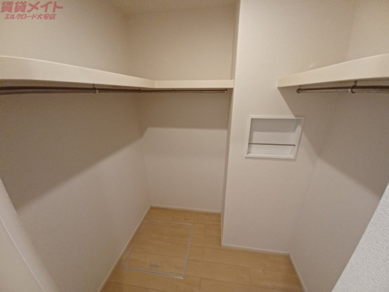 収納　同物件別室反転タイプ画像