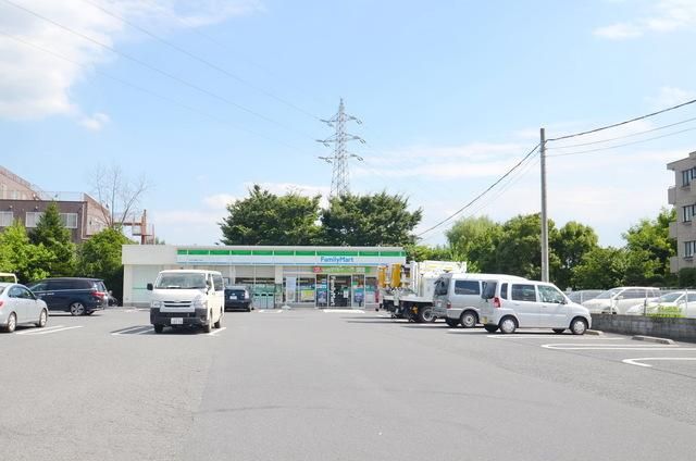 コンビニ　ファミリーマート大宮三橋四丁目店（コンビニ）まで1345m