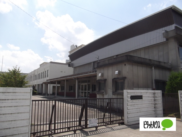 中学校　春日井市立鷹来中学校（中学校）まで1302m