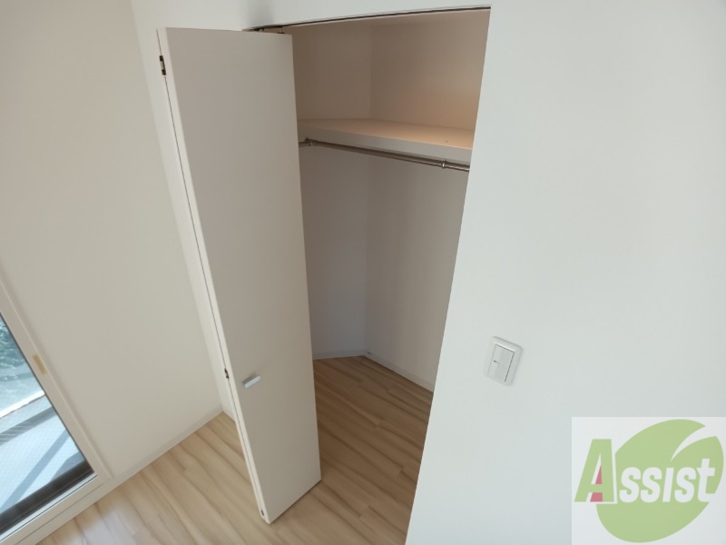 収納　寝室には収納があります。すっきり片づけましょう！