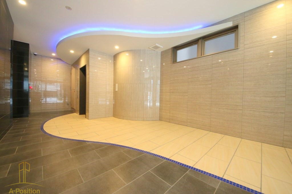 エントランス　セレニテ堺筋本町リアン