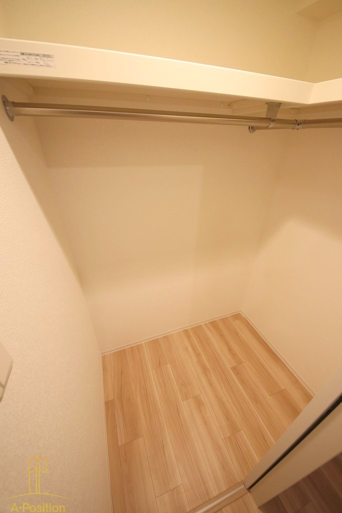 収納　セレニテ堺筋本町リアン