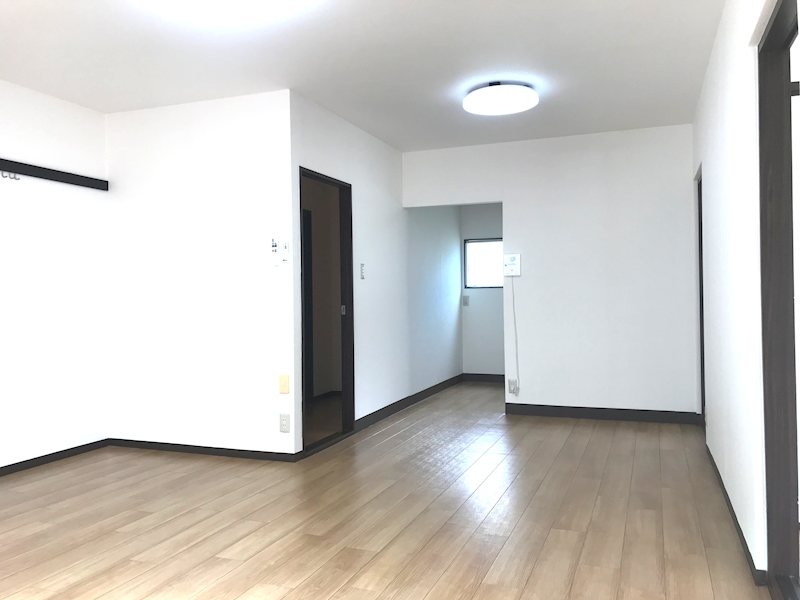 居室・リビング　他の号室の参考画像です。