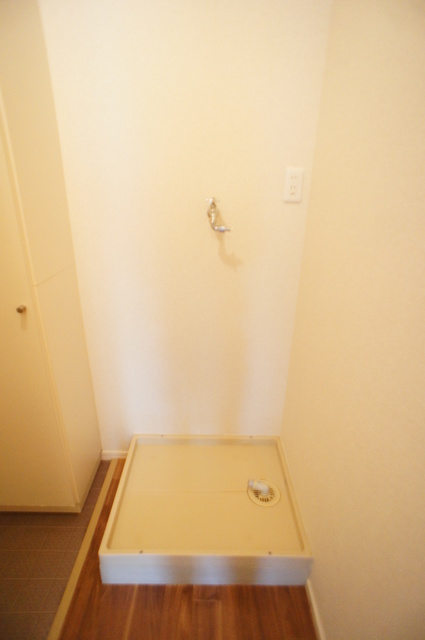 その他　洗濯機置場には防水パンを設置！水漏れも安心◎