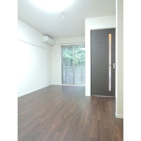 居室・リビング　※全て別号室のお写真。内装等参考にしてください。