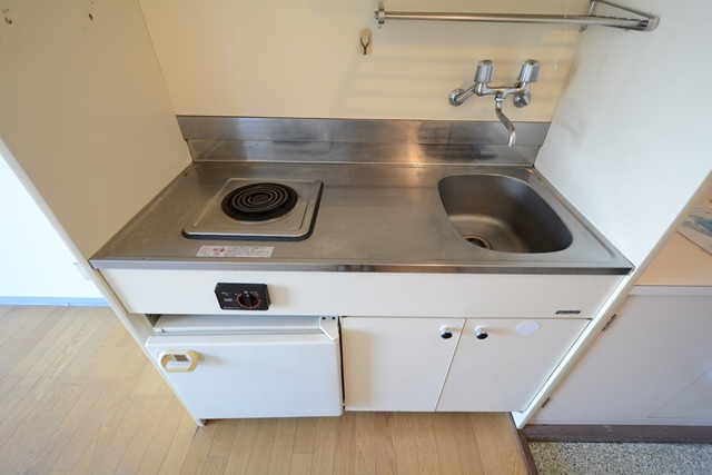 キッチン　作業スペースが広めで使いやすいキッチンです