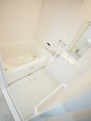 バス・シャワールーム　落ち着いた空間のお風呂です