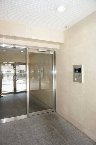 エントランス　オートロックあり