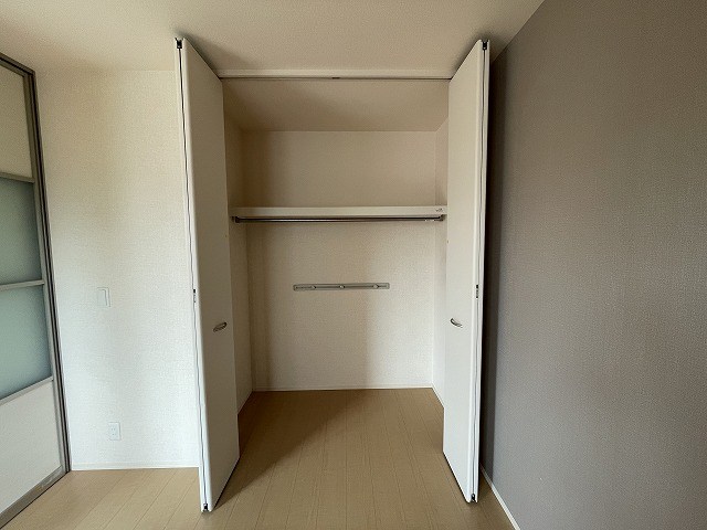 トイレ　※同タイプの間取りのお写真となります。