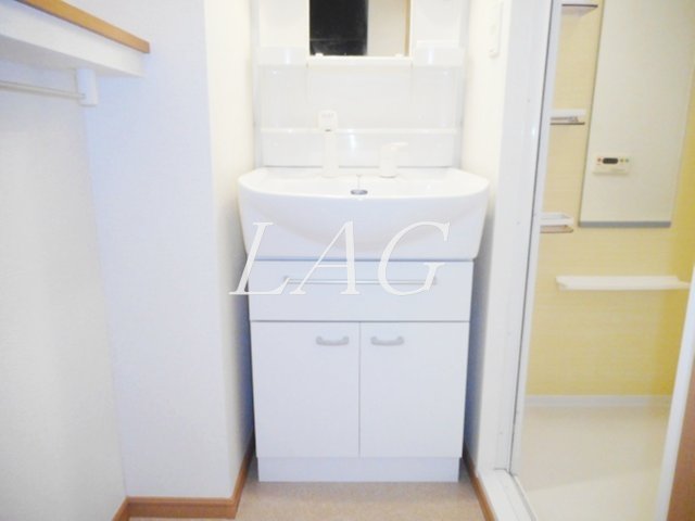 洗面設備　独立洗面台です。