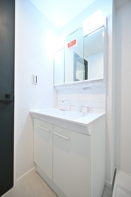 洗面設備　※家具・小物はイメージです