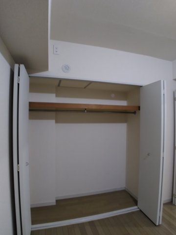 収納　６帖洋室のクローゼット