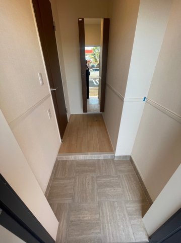 玄関　※同タイプの写真です