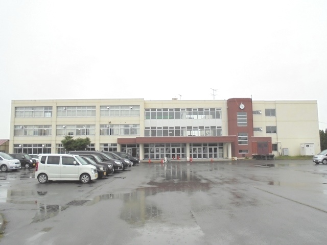 中学校　江別市立江陽中学校（中学校）まで699m