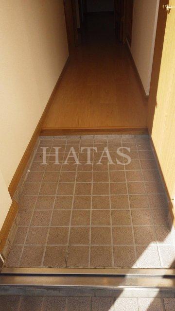 玄関　同物件別部屋です。