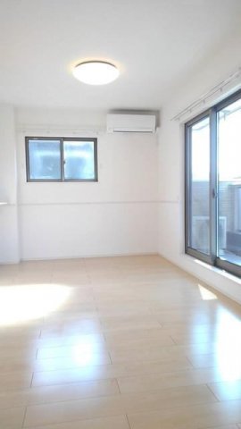 居室・リビング　こちらのリビングで趣味の時間をお楽しみください