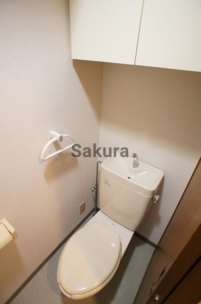 トイレ　落ち着いた色調のトイレです♪