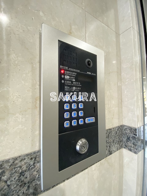 セキュリティ　不審者、勧誘員をシャットアウトできるオートロックです♪