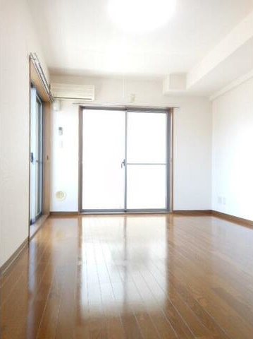 居室・リビング　使いやすい形の為、レイアウトを楽しめます♪