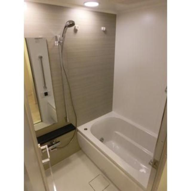 バス・シャワールーム　※写真は同タイプ住戸です。