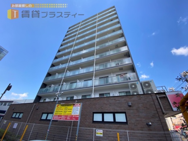 建物外観　八幡の街のど真ん中に、威風堂々立地。